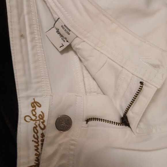 White shorts - Picture 3 of 3